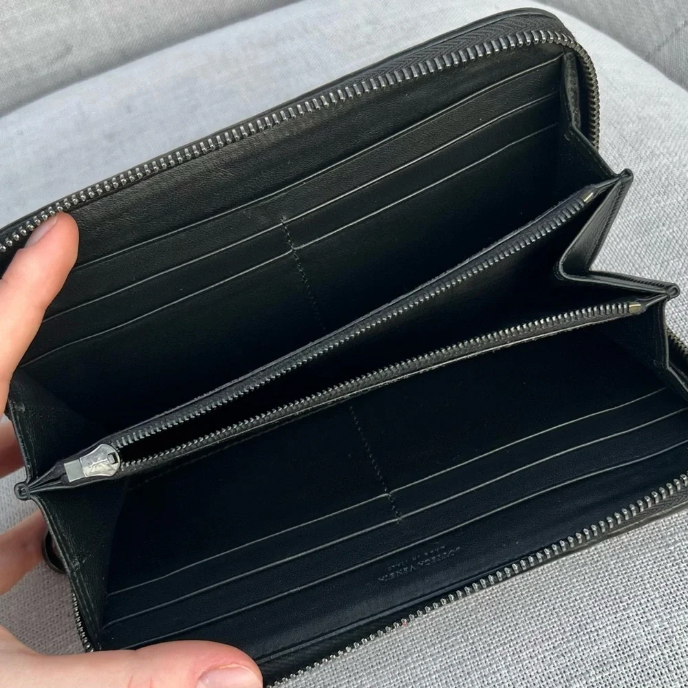 RARE BOTTEGA VENETA Anthracite Black Weave Intrecciato Zip Around Long Wallet